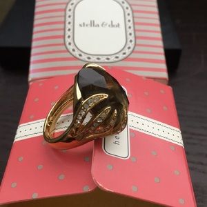 Stella & Dot Aurora Cocktail Ring. Adjustable